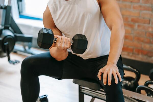 Các bài tập tay trước với tạ đơn Các bài tập tay trước với tạ đơn