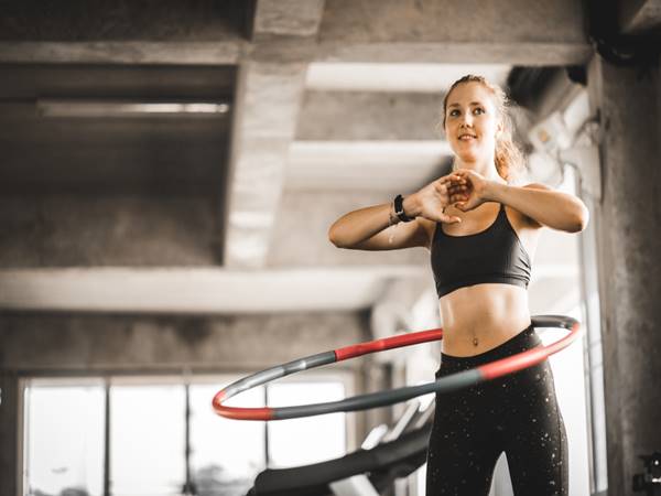 Lắc vòng có giảm eo không? Những điều cần biết về lắc vòng