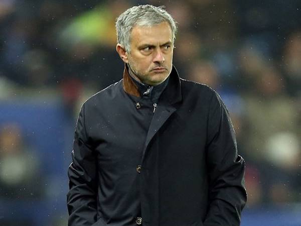 Mourinho được Chelsea bổ nhiệm làm HLV trưởng vào năm 2004