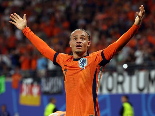 Tuổi thơ cầu thủ Xavi Simons