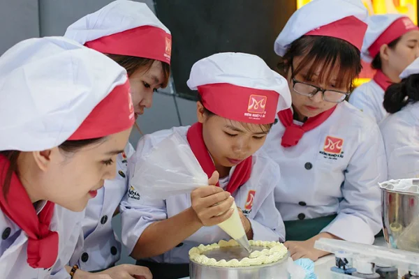 Mở tiệm bánh kem cần bao nhiêu vốn?