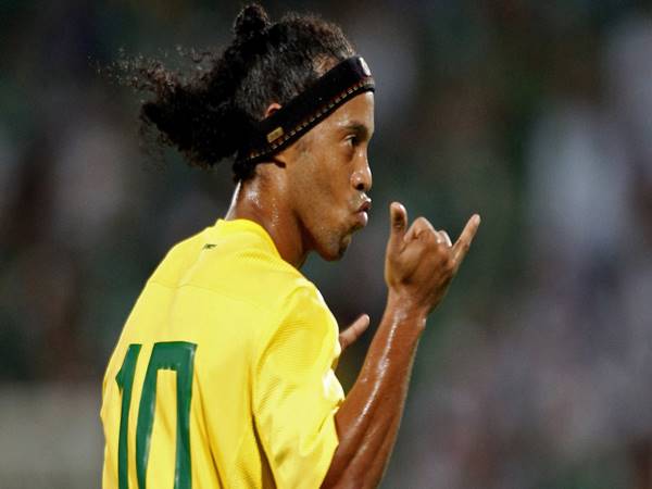 Giải đáp thắc mắc cầu thủ Ronaldinho biệt danh là gì