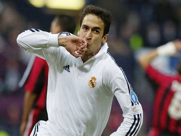 Raul Gonzalez – Cầu thủ Real Madrid huyền thoại bất tử