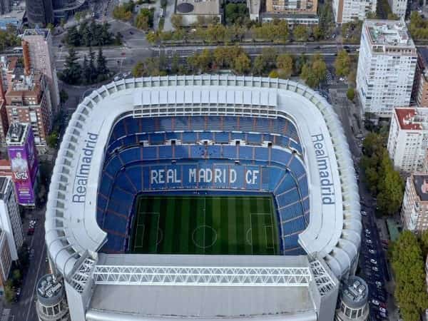 Sân vận động Santiago Bernabéu sân nhà của Real Madrid Sân vận động Santiago Bernabéu sân nhà của Real Madrid