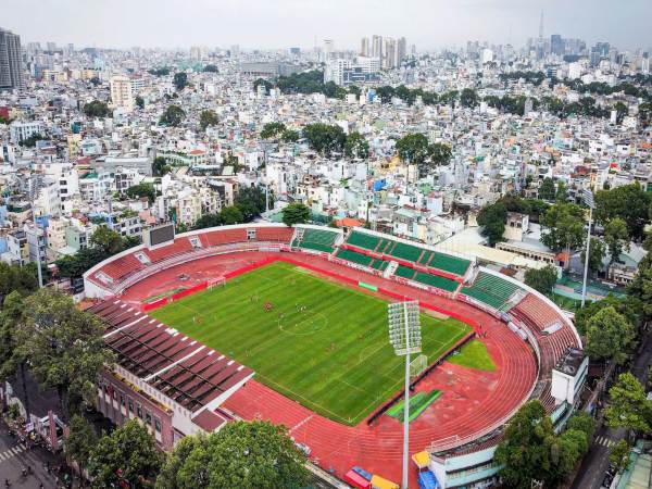 Sân vận động Thống Nhất ở quận mấy? sức chứa bao nhiêu?