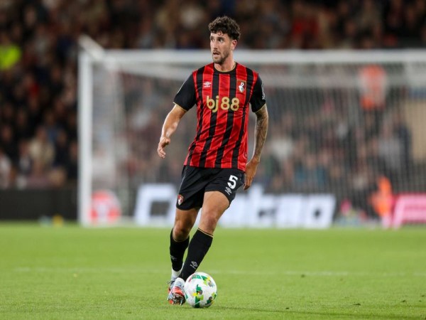 Tin Barcelona: Tăng tốc săn trung vệ Ngoại hạng Anh